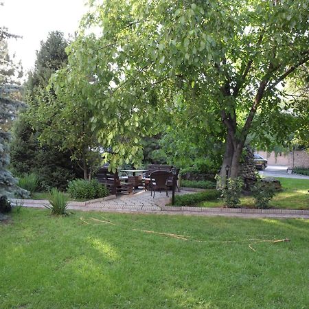 Silk Road Lodge Bishkek Esterno foto