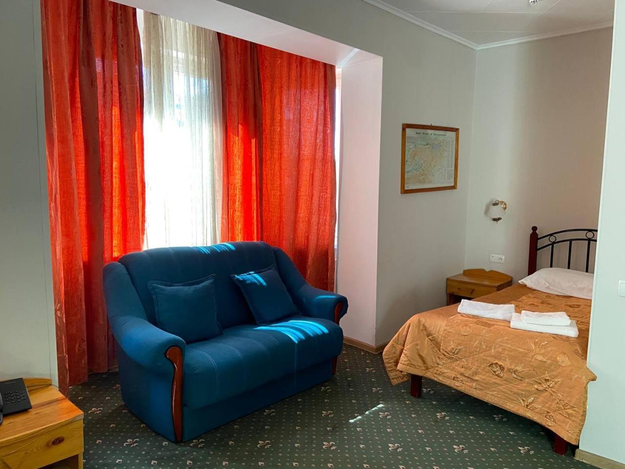 Silk Road Lodge Bishkek Esterno foto