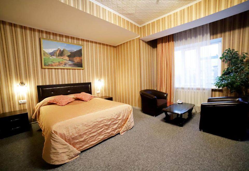 Silk Road Lodge Bishkek Esterno foto